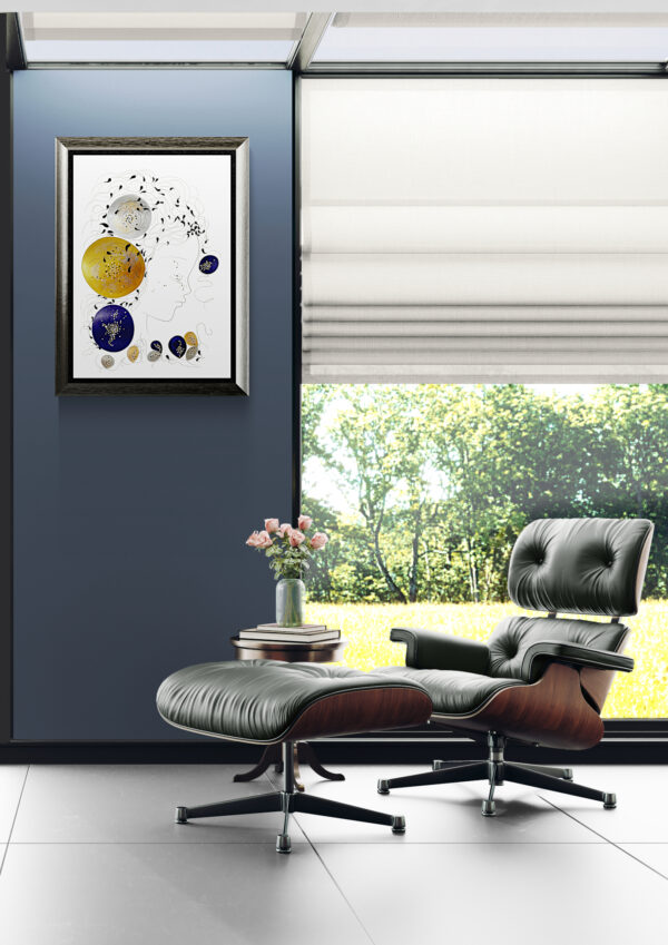 Misen en scéne de l''œuvre originale certifiée pièce unique La Lune aux étoiles. C'est un tableau moderne aux couleurs vives avec des nuances du bleu foncé, d'or et d'argent.