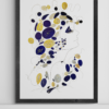 Mise en scéne de l'œuvre originale certifiée pièce unique Happy Days. Peinture Acrylique avec pigments irisés or et argent. C'est un tableau moderne avec des couleurs vives bleu foncé, or et Argent.